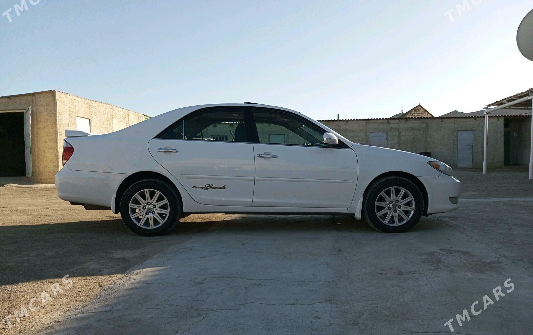 Toyota Camry 2003 - 160 000 TMT - Берекет - img 2