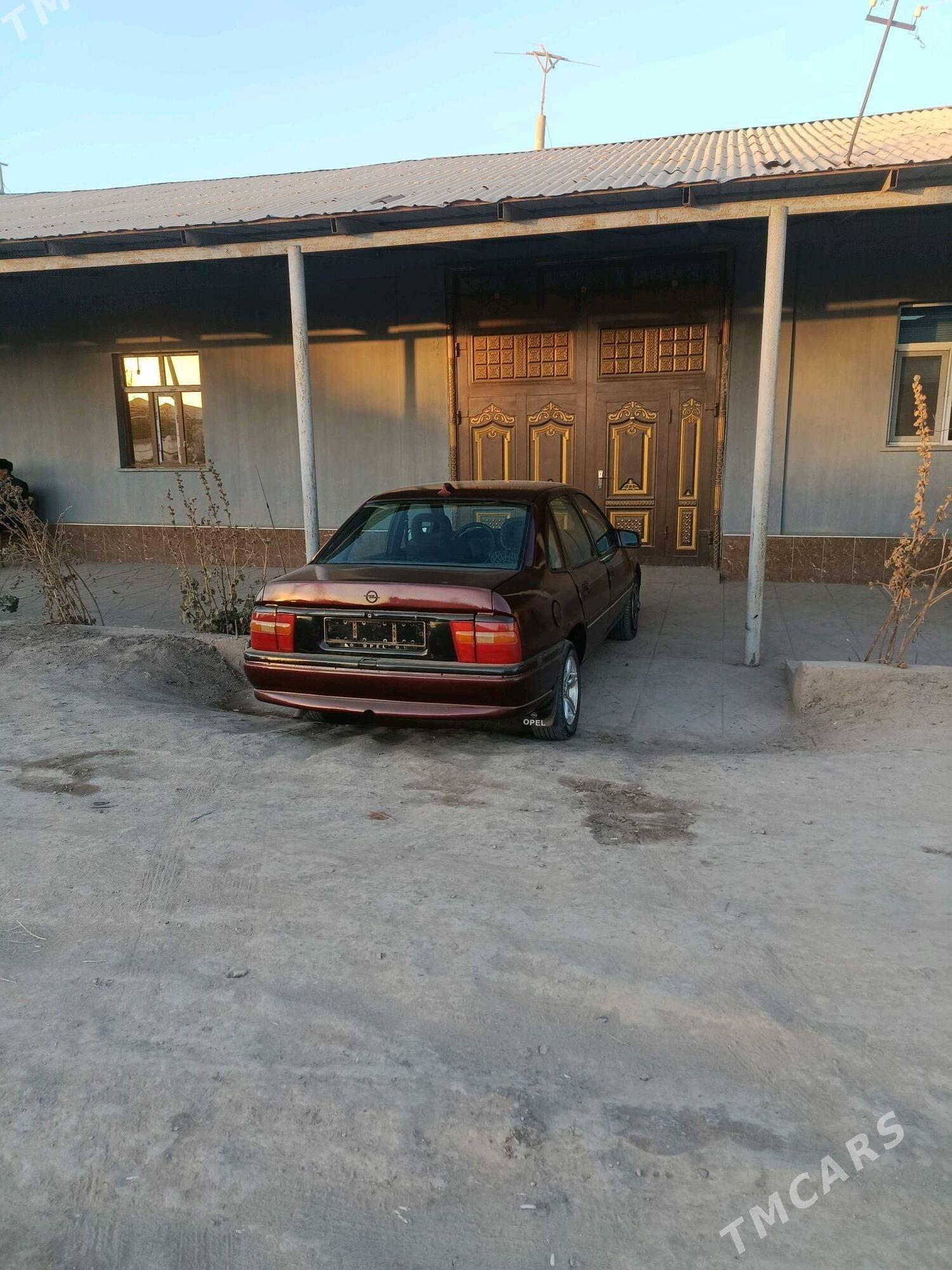 Opel Vectra 1992 - 23 000 TMT - Болдумсаз - img 3