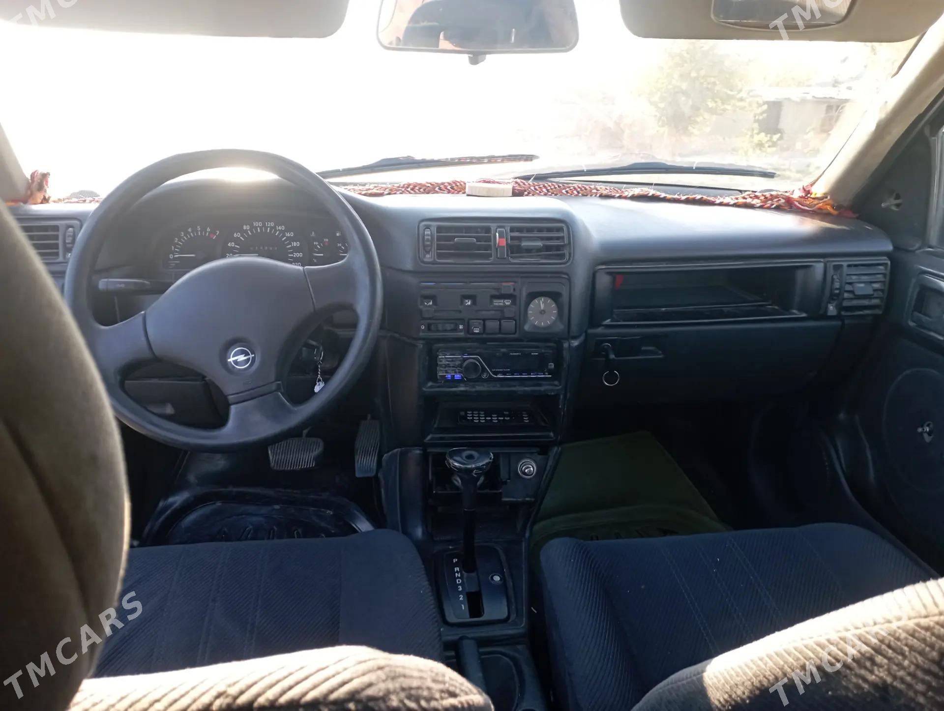 Opel Vectra 1993 - 35 000 TMT - Bäherden - img 2