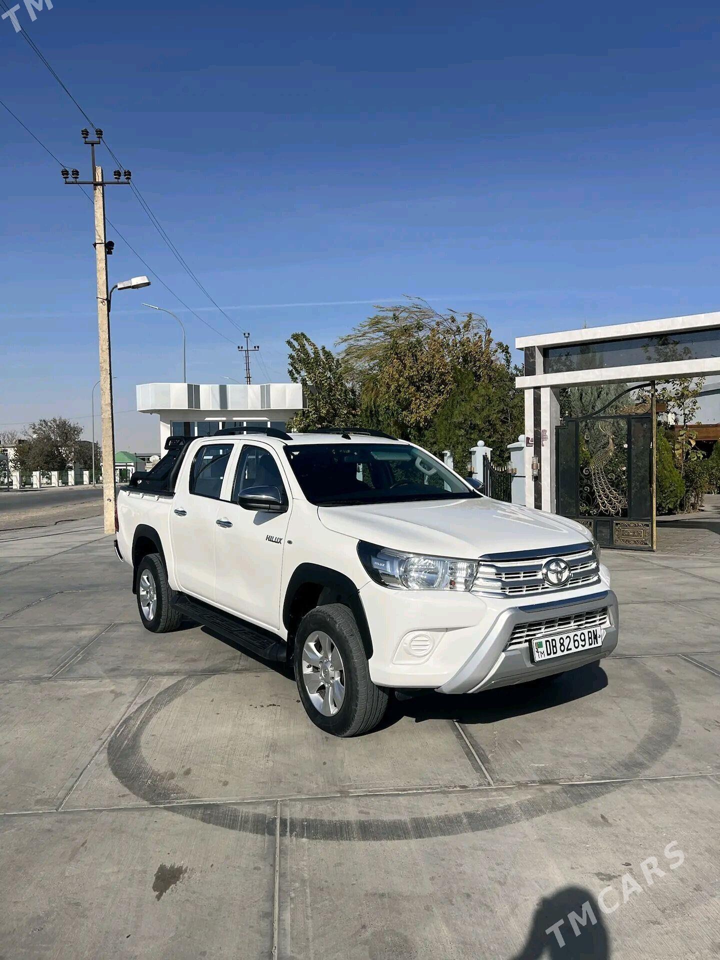 Toyota Hilux 2021 - 500 000 TMT - Gyzylarbat - img 4