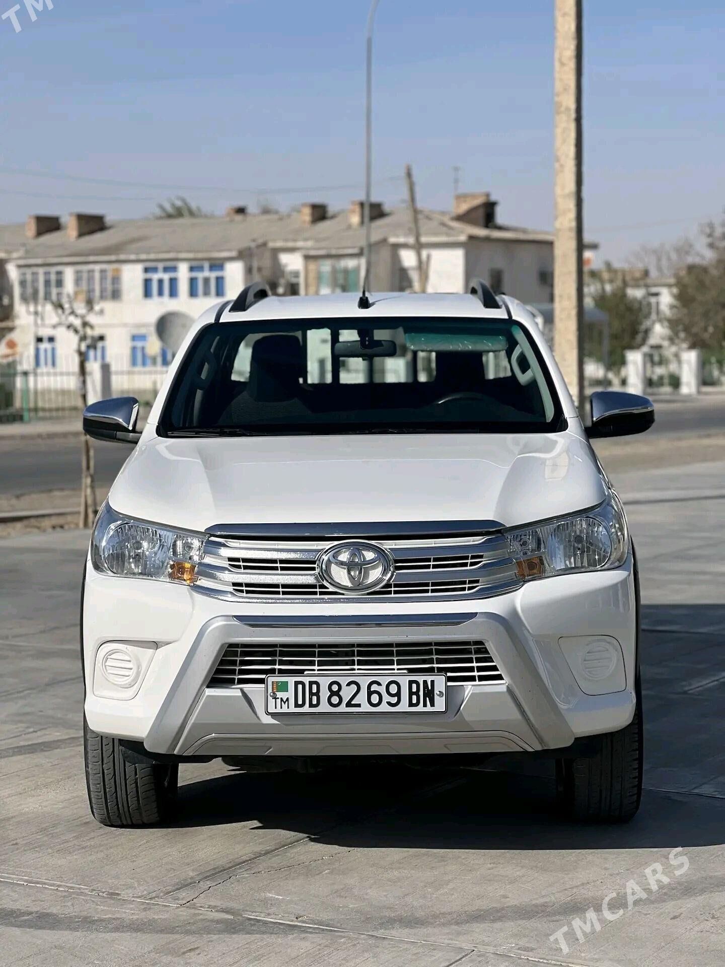 Toyota Hilux 2021 - 500 000 TMT - Gyzylarbat - img 2