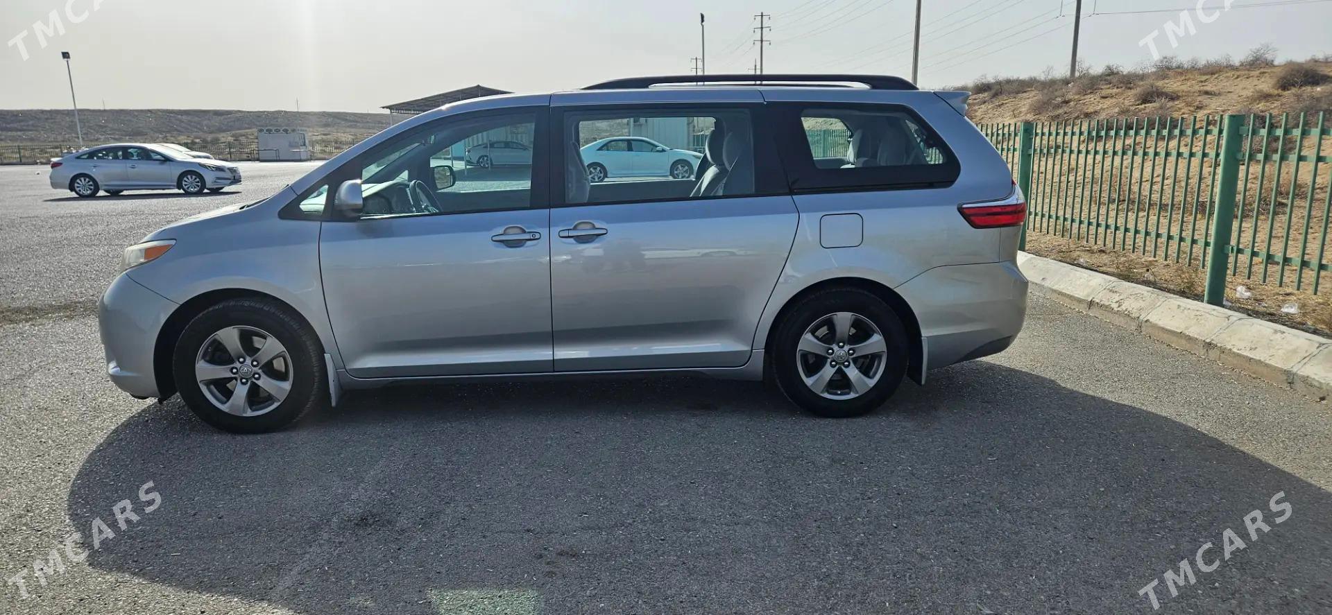 Toyota Sienna 2016 - 340 000 TMT - Atatürk köç. - img 2