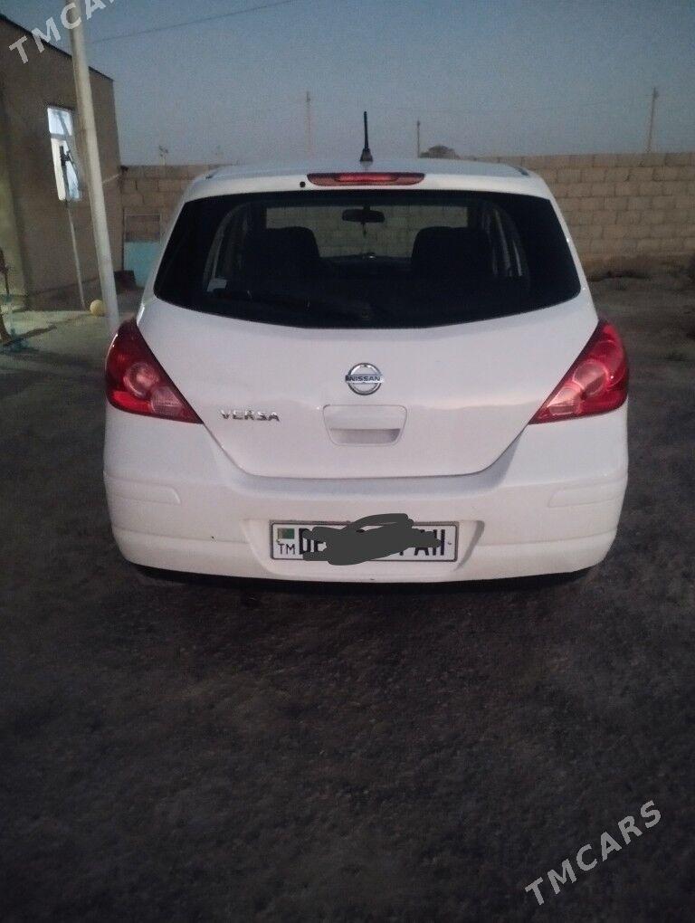 Nissan Versa 2012 - 125 000 TMT - Kaka - img 3