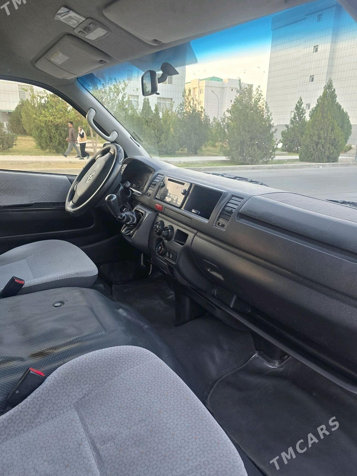 Toyota Hiace 2015 - 550 000 TMT - Aşgabat - img 7