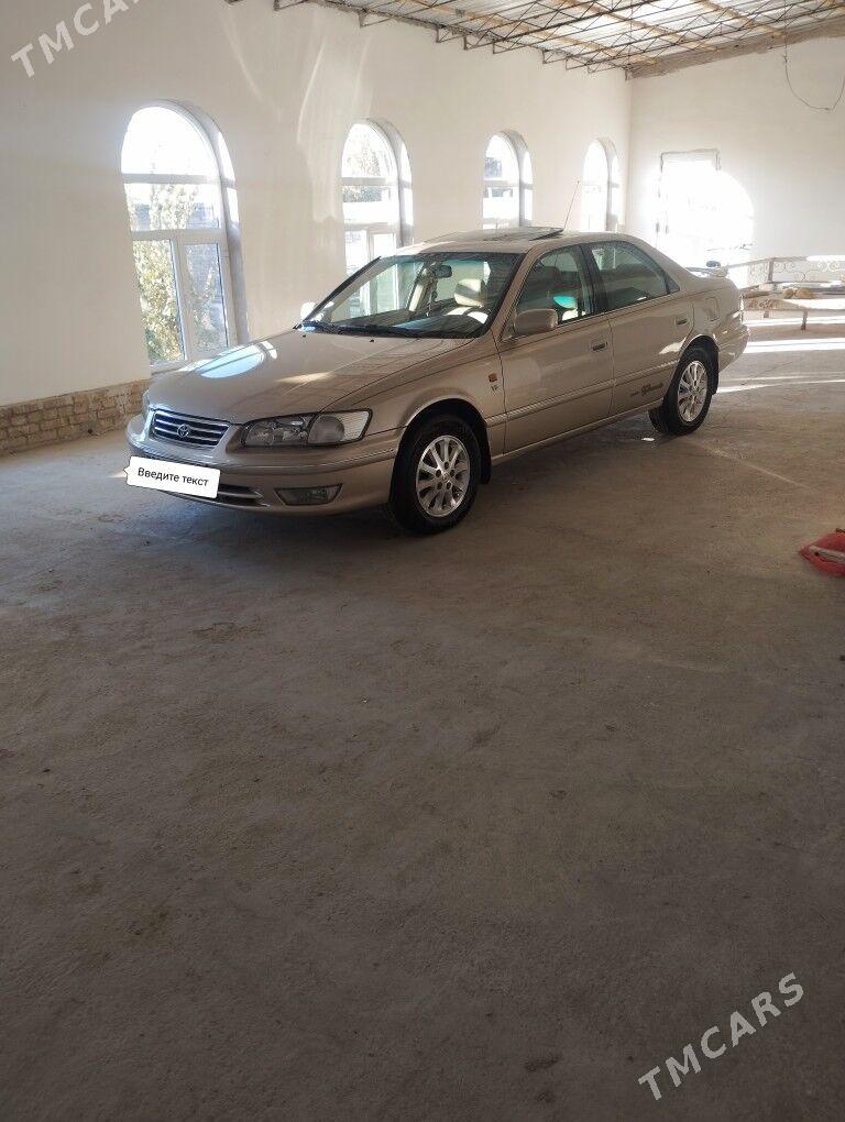 Toyota Camry 2001 - 210 000 TMT - Сакар - img 1