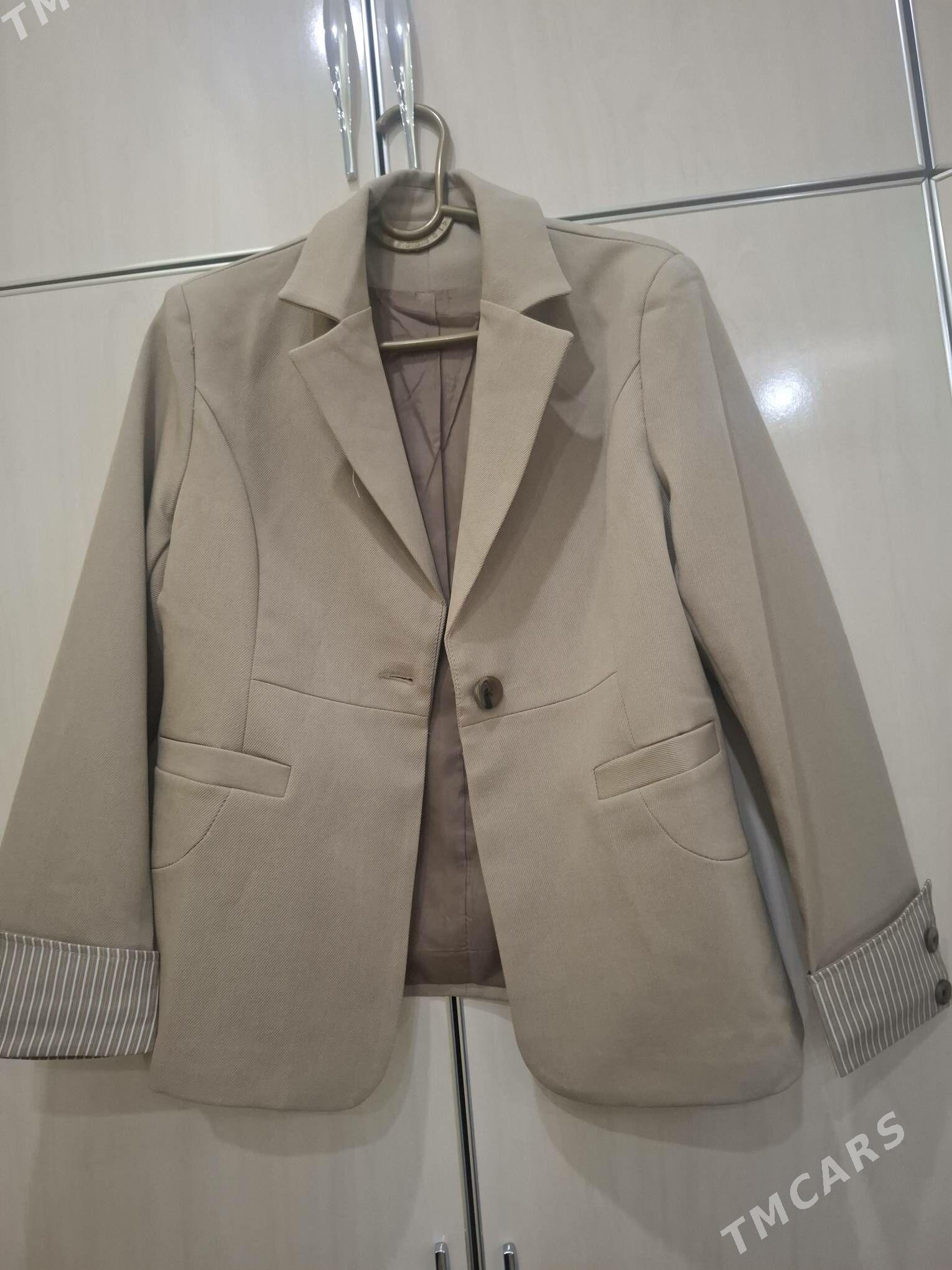 KOSTÝUM - Анев - img 1