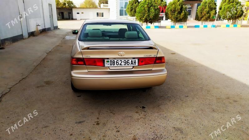 Toyota Camry 2000 - 138 000 TMT - Теджен - img 7
