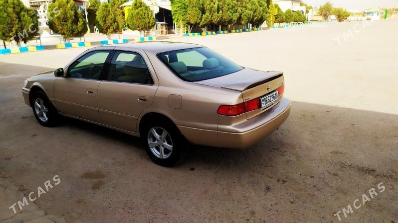 Toyota Camry 2000 - 138 000 TMT - Теджен - img 6