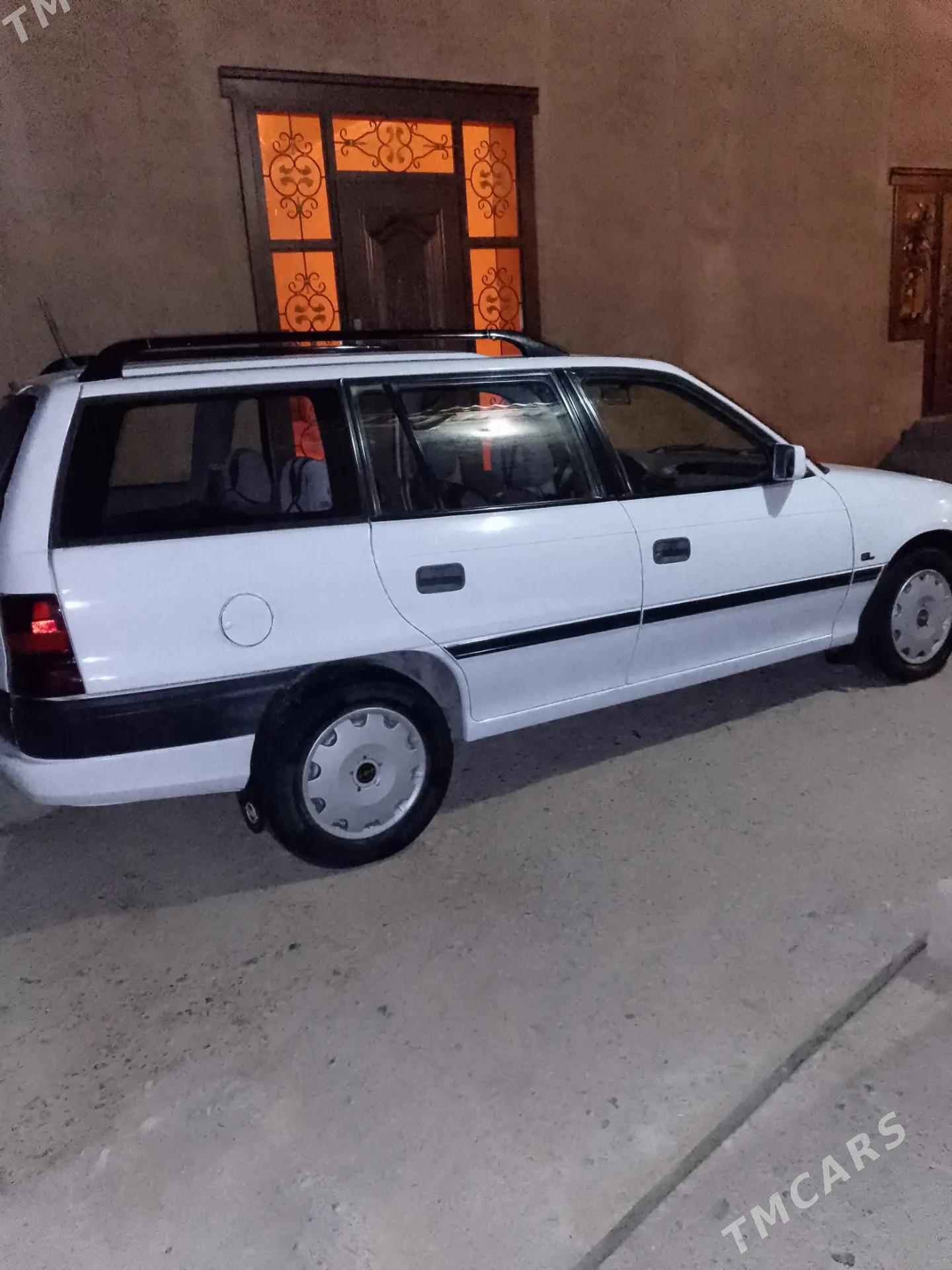 Opel Astra 1992 - 46 000 TMT - Мары - img 3