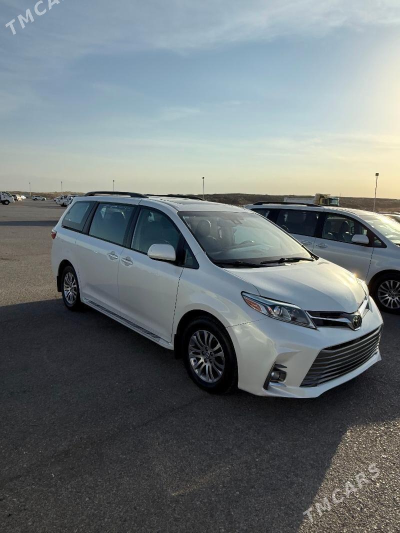 Toyota Sienna 2019 - 470 000 TMT - "Altyn Asyr" Gündogar bazary (Jygyllyk) - img 3