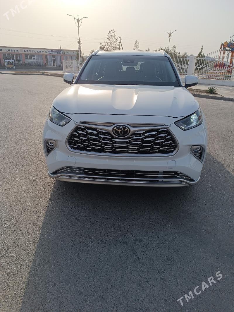 Toyota Highlander 2022 - 540 000 TMT - Мары - img 1