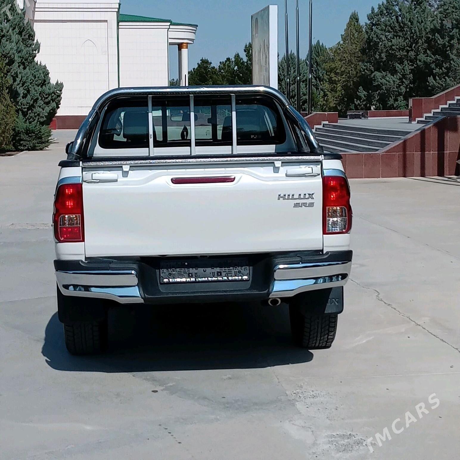 Toyota Hilux 2016 - 450 000 TMT - Gökdepe - img 7