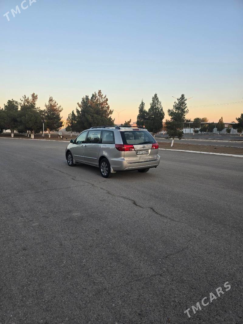 Toyota Sienna 2005 - 225 000 TMT - Мары - img 4