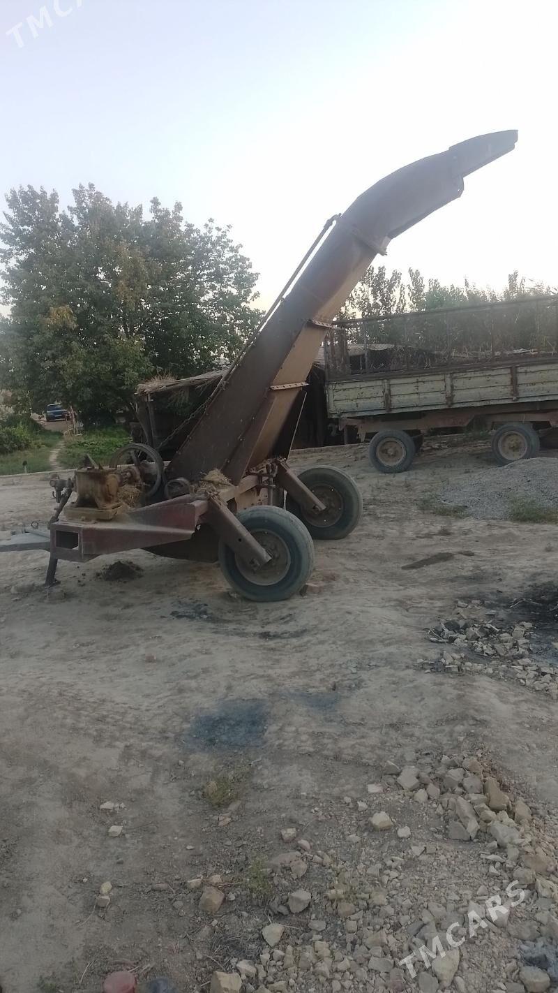 MTZ 80 2009 - 32 000 TMT - Векильбазар - img 3