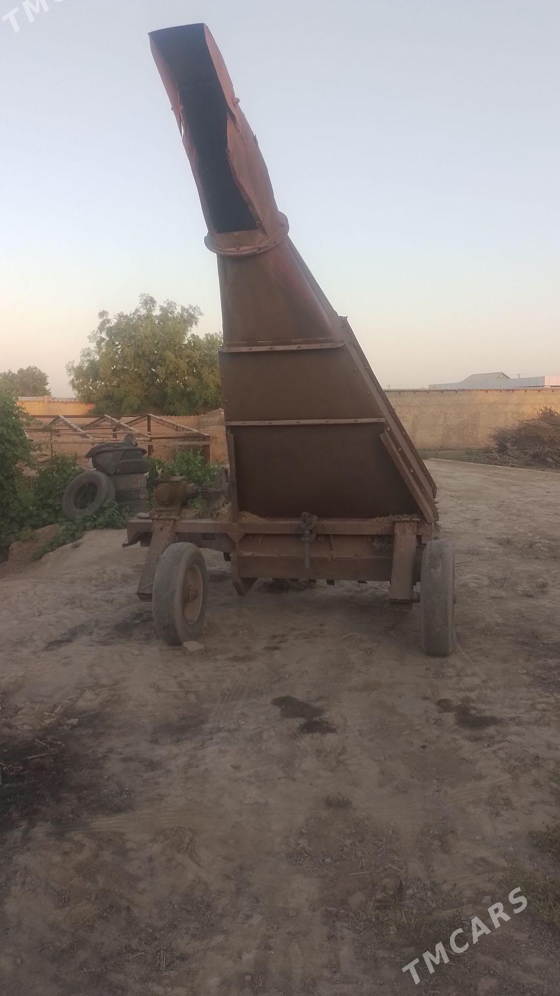 MTZ 80 2009 - 32 000 TMT - Векильбазар - img 2