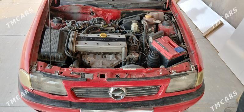 Opel Astra 1997 - 40 000 TMT - Гурбансолтан Едже - img 2