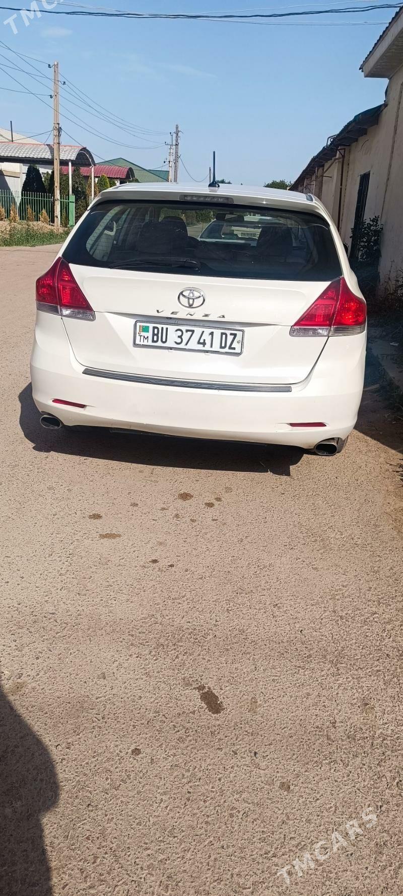 Toyota Venza 2010 - 200 000 TMT - Daşoguz - img 2