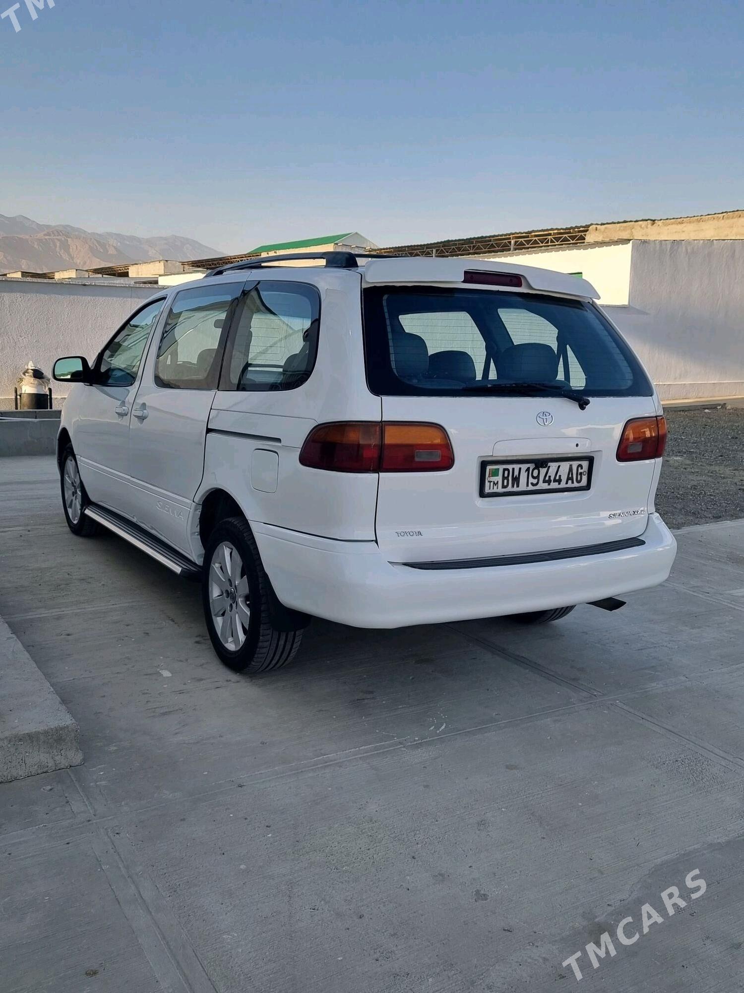 Toyota Sienna 2000 - 148 000 TMT - Бахарден - img 5