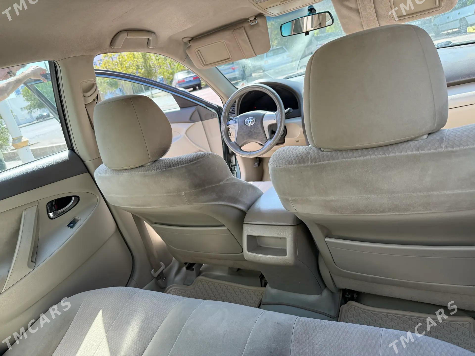 Toyota Camry 2010 - 180 000 TMT - Дашогуз - img 7