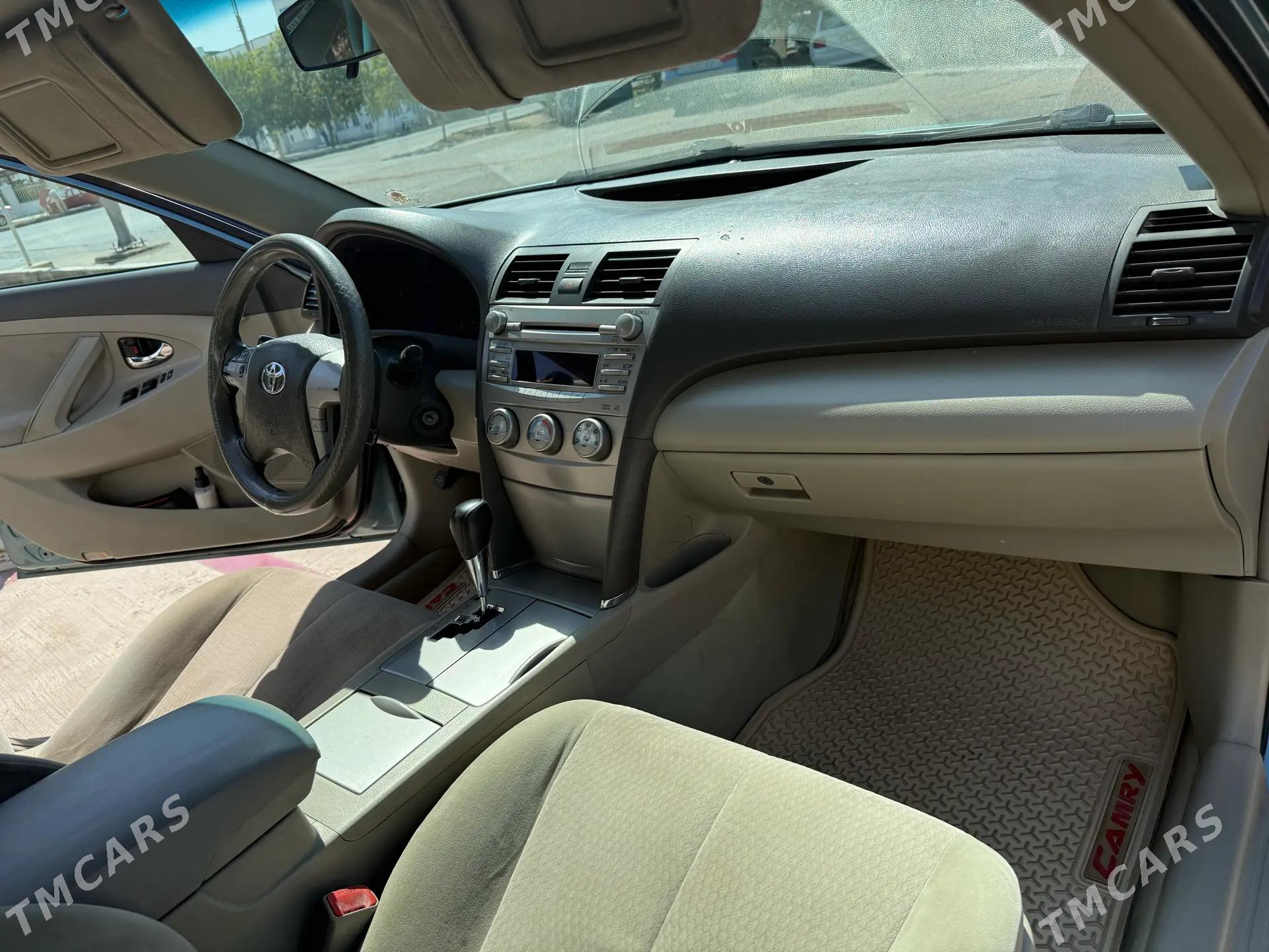 Toyota Camry 2010 - 180 000 TMT - Дашогуз - img 2