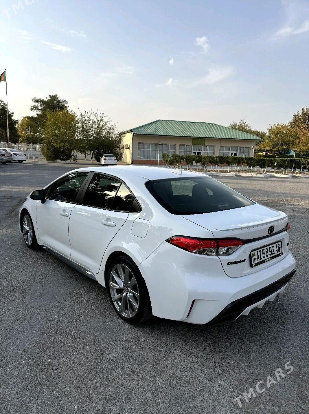 Toyota Corolla 2022 - 250 000 TMT - Büzmeýin - img 4