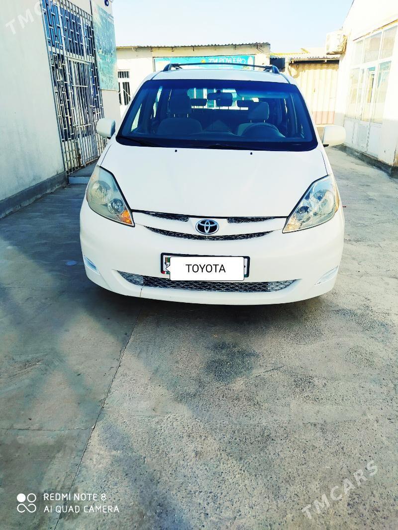 Toyota Sienna 2006 - 240 000 TMT - Türkmenabat - img 1