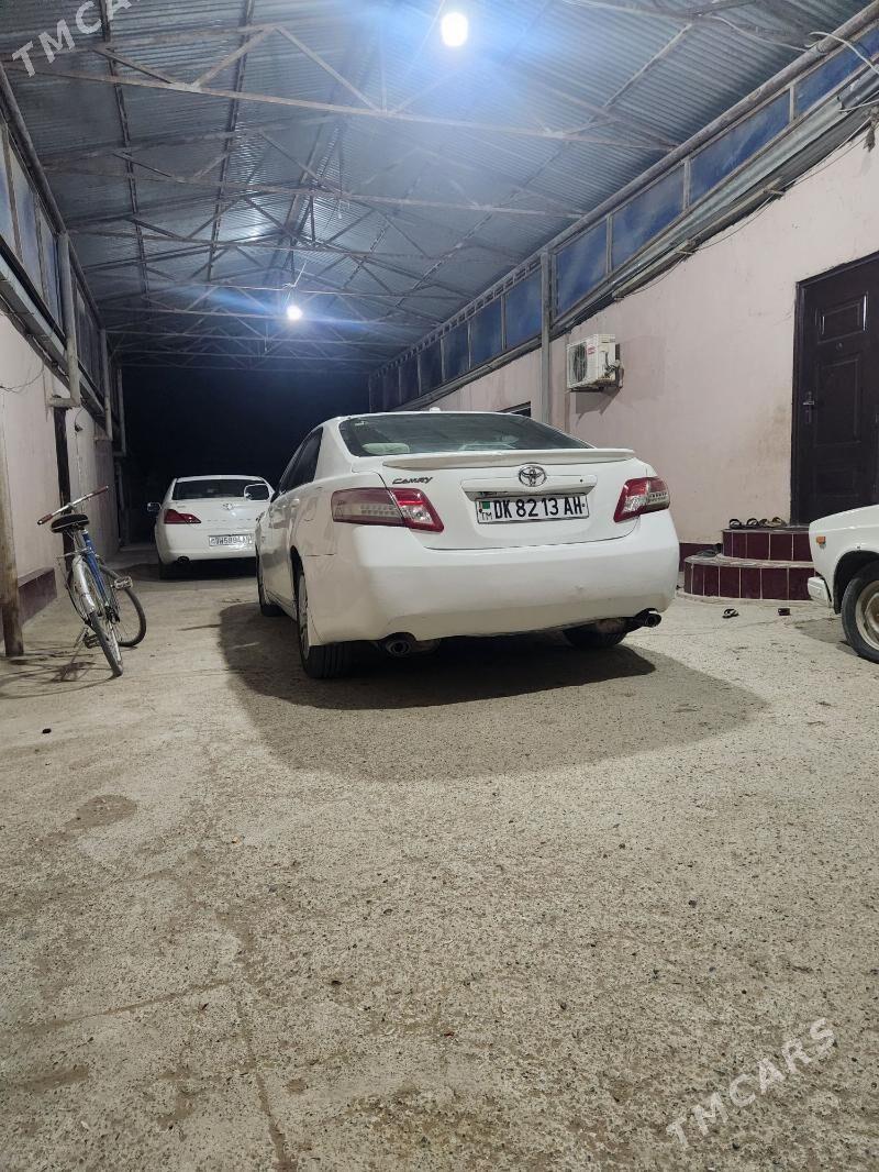 Toyota Camry 2010 - 165 000 TMT - Анев - img 2
