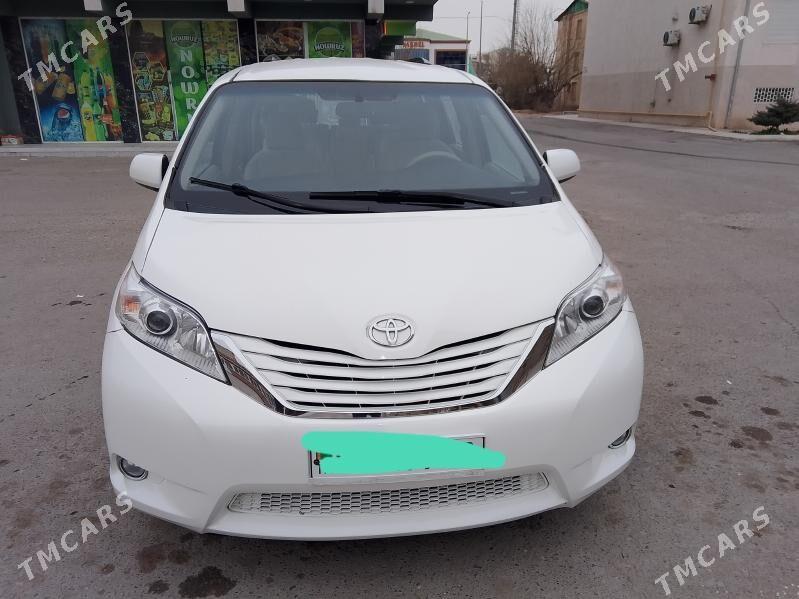 Toyota Sienna 2011 - 270 000 TMT - Мары - img 9