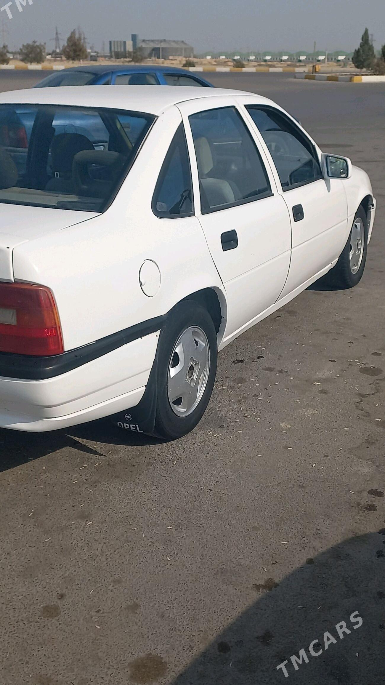 Opel Vectra 1992 - 35 000 TMT - Bäherden - img 2