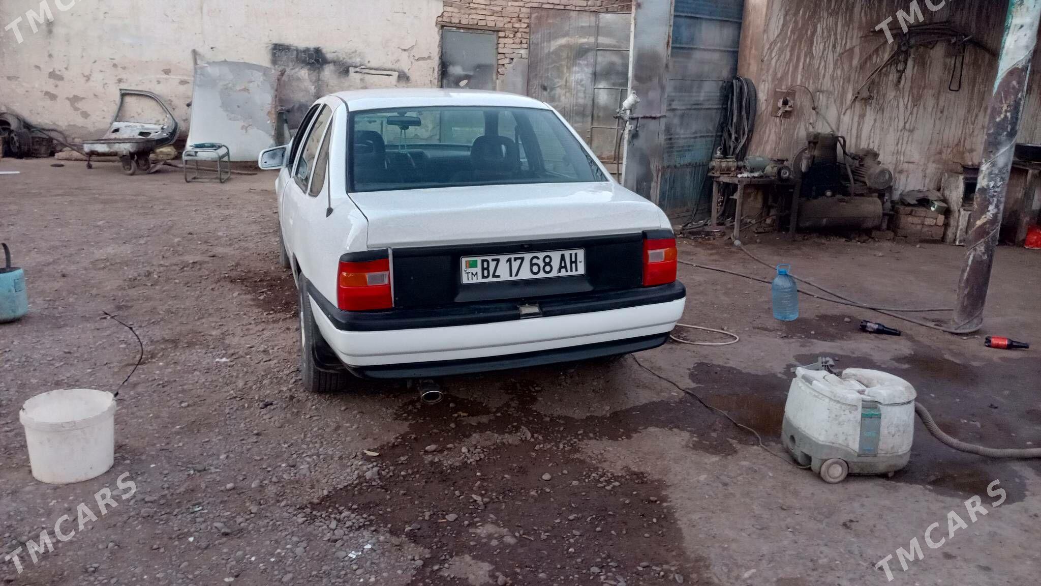 Opel Vectra 1991 - 27 000 TMT - Sarahs - img 3