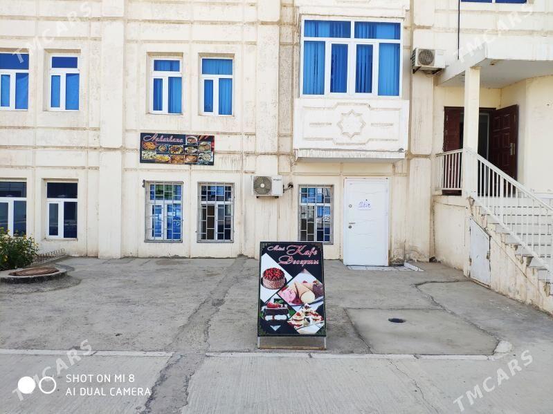 Satlyk podwal eyesinden - Туркменабат - img 1