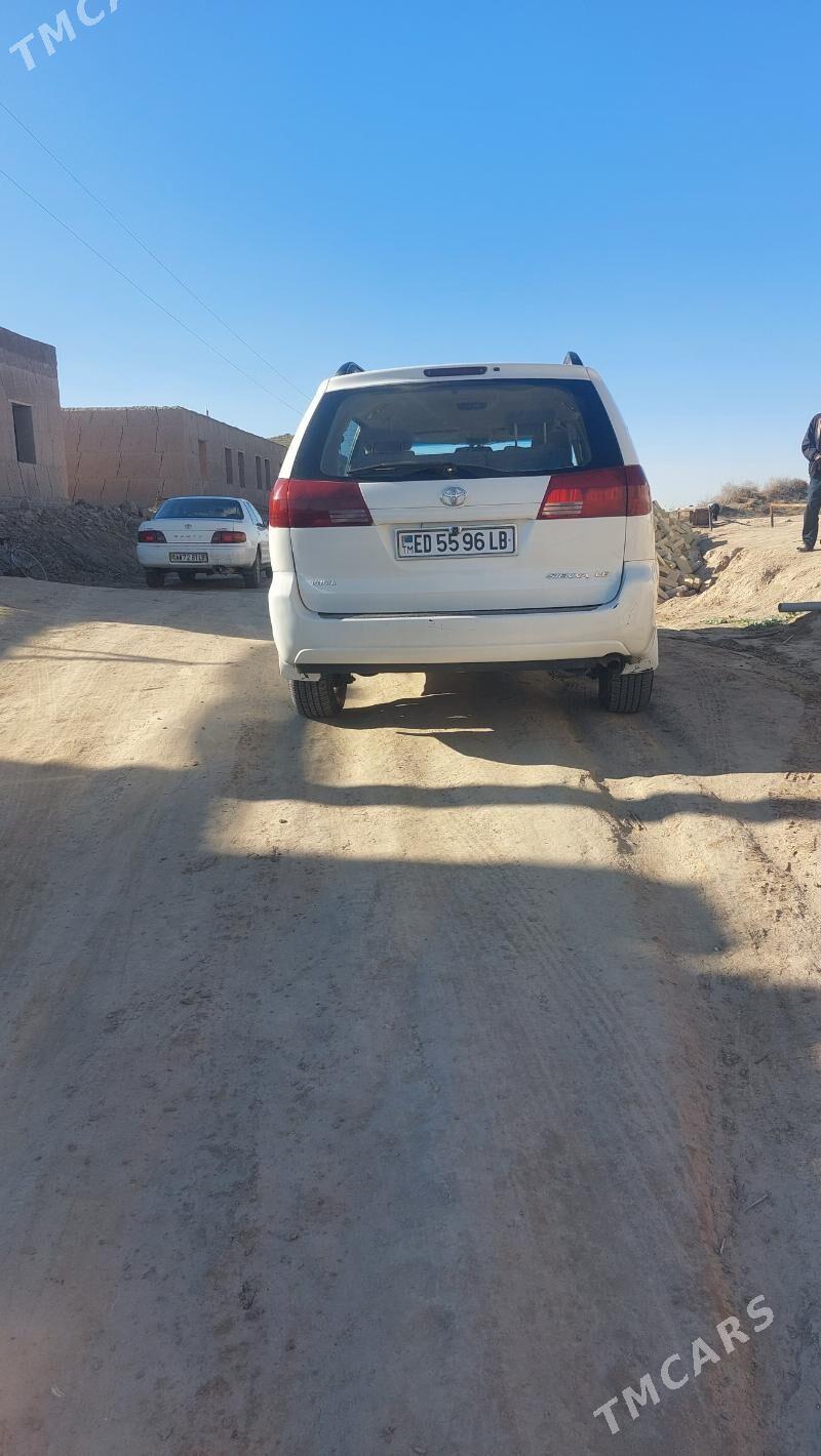 Toyota Sienna 2004 - 220 000 TMT - Halaç - img 2