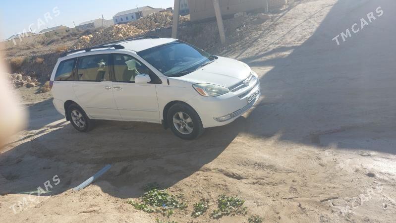 Toyota Sienna 2004 - 220 000 TMT - Халач - img 1