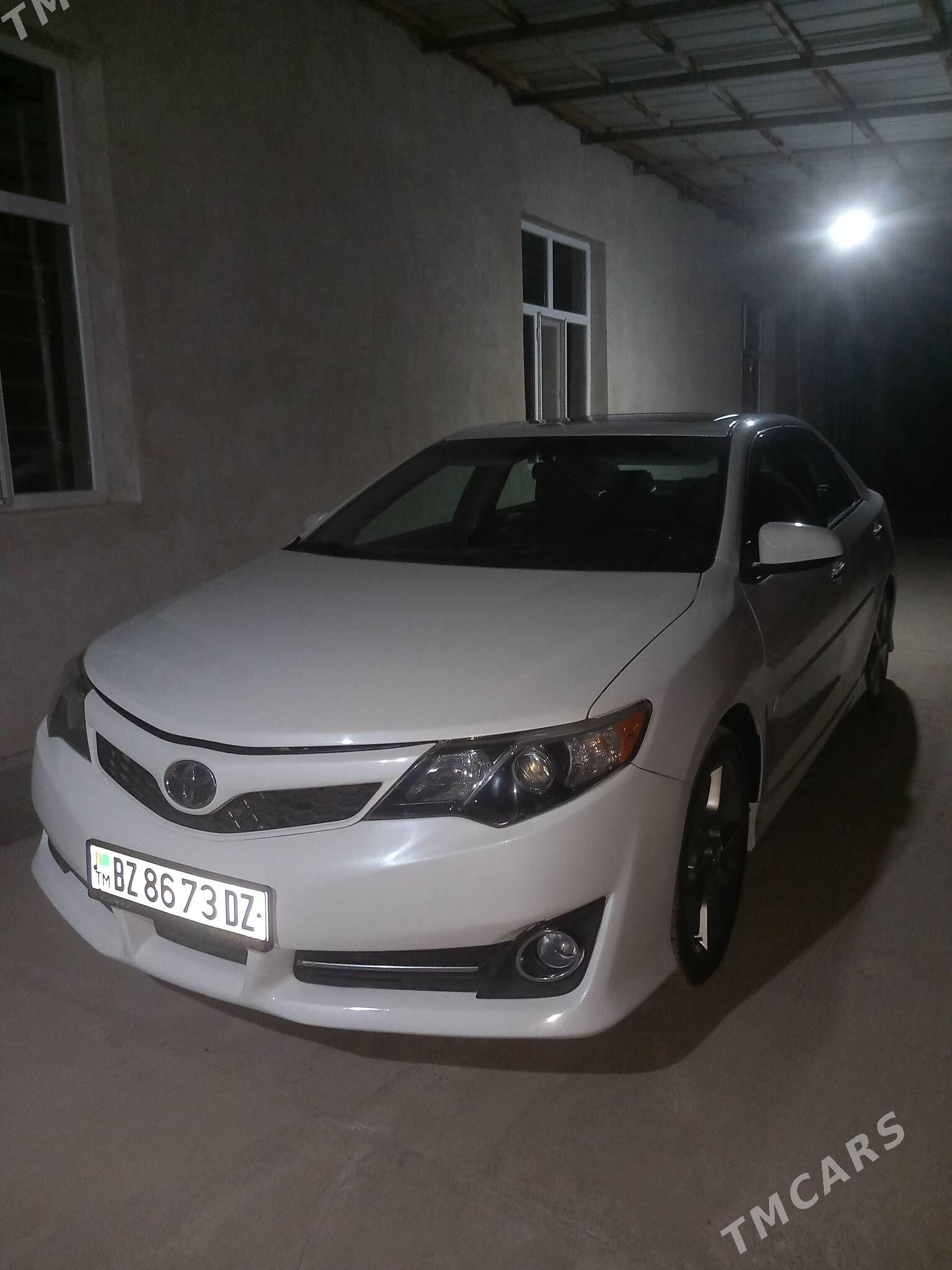 Toyota Camry 2013 - 240 000 TMT - Дашогуз - img 1