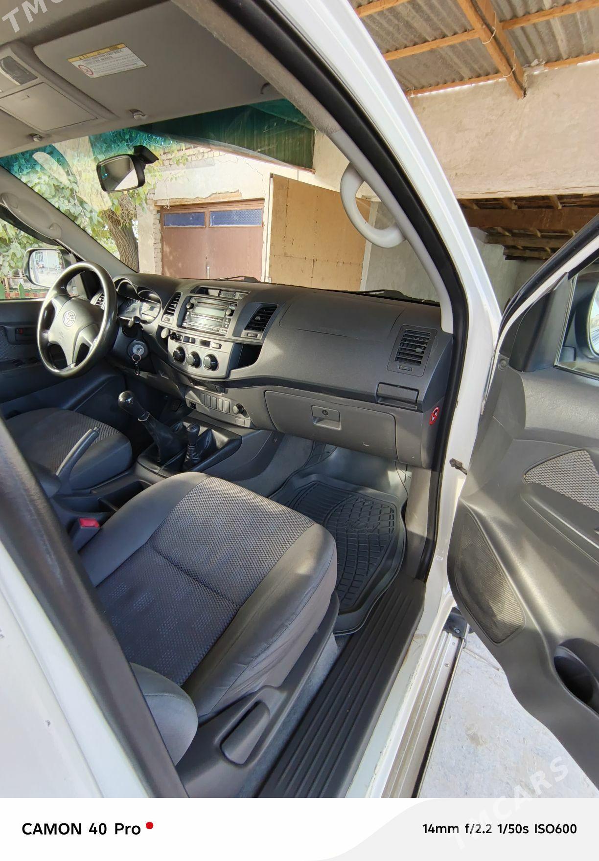 Toyota Hilux 2013 - 340 000 TMT - Daşoguz - img 5