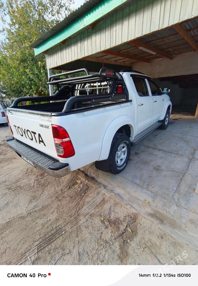 Toyota Hilux 2013 - 340 000 TMT - Daşoguz - img 3