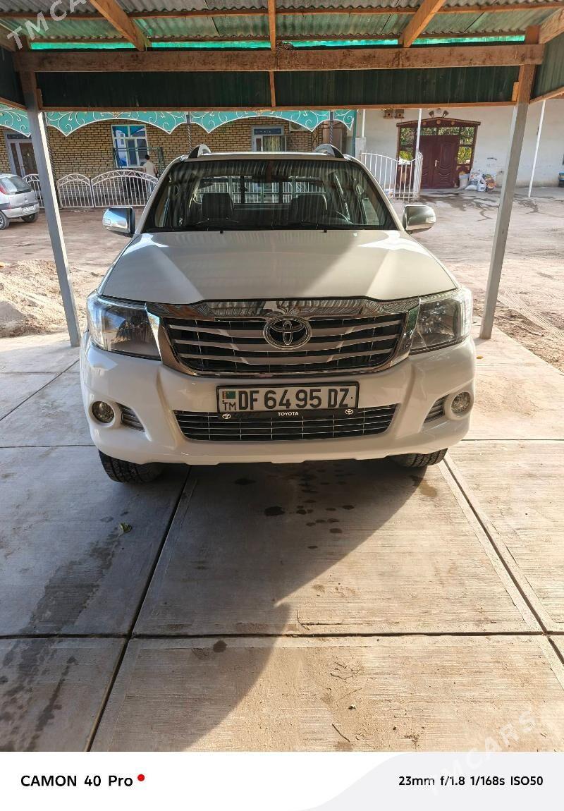 Toyota Hilux 2013 - 340 000 TMT - Daşoguz - img 2