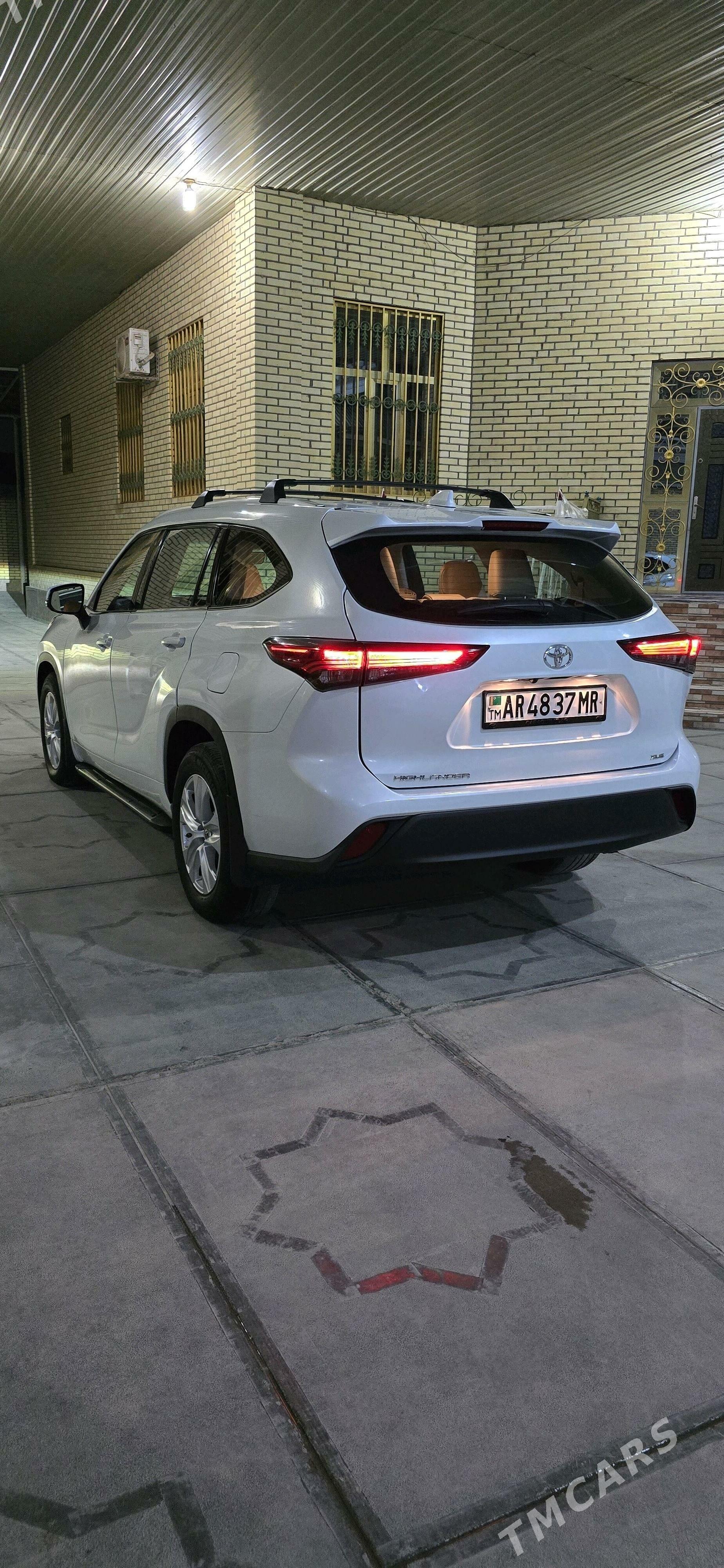 Toyota Highlander 2022 - 500 000 TMT - Мары - img 1