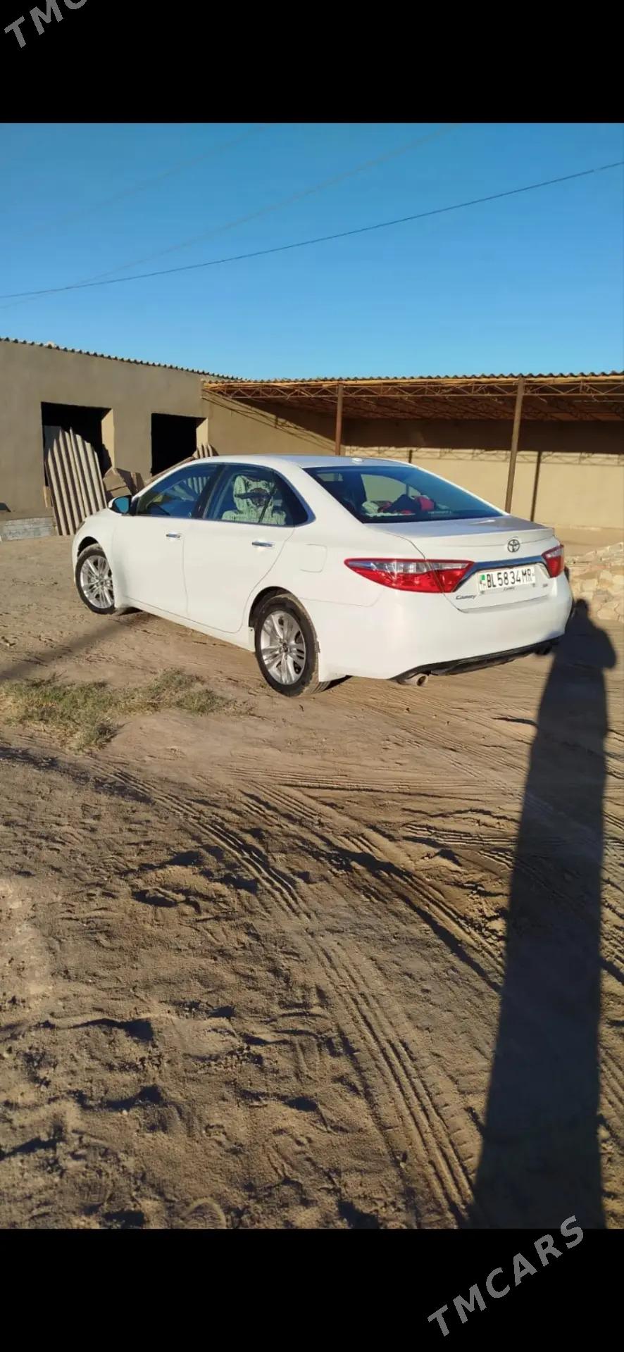 Toyota Camry 2017 - 300 000 TMT - Ýolöten - img 4