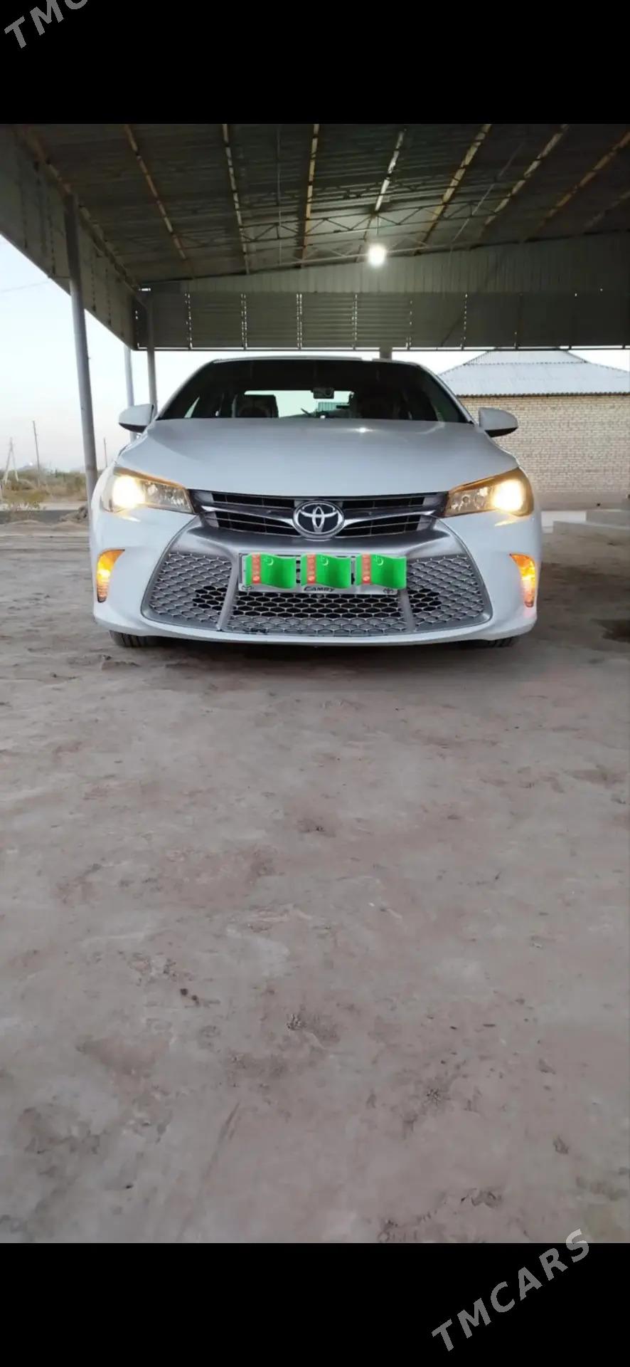 Toyota Camry 2017 - 300 000 TMT - Ýolöten - img 2