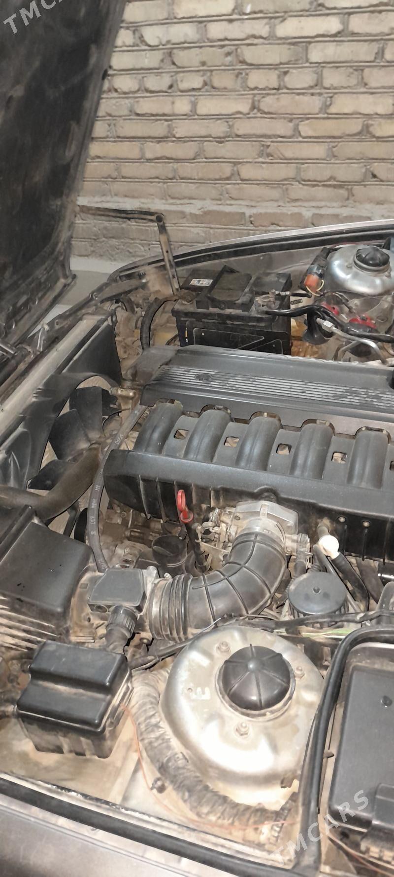 BMW 520 1989 - 50 000 TMT - Sakar - img 5