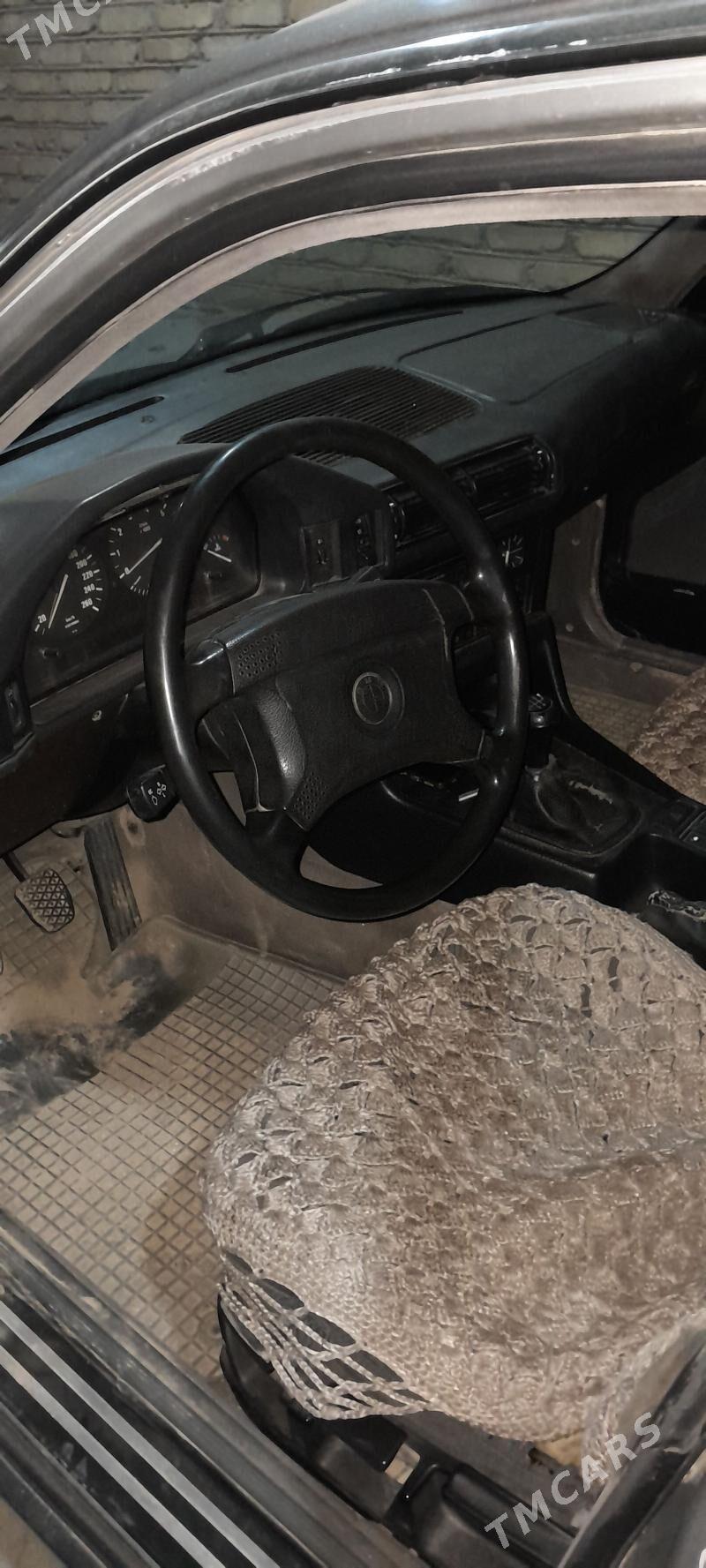 BMW 520 1989 - 50 000 TMT - Sakar - img 6