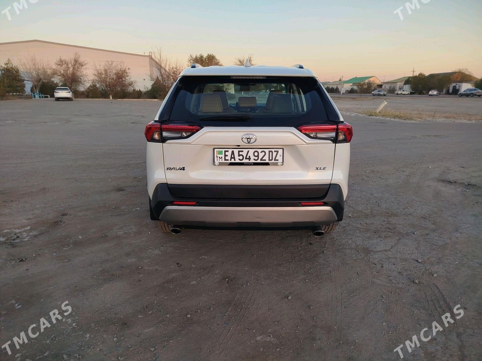 Toyota RAV4 2022 - 330 000 TMT - Кёнеургенч - img 9