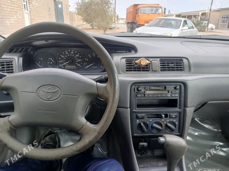 Toyota Camry 1998 - 155 000 TMT - Кёнеургенч - img 5