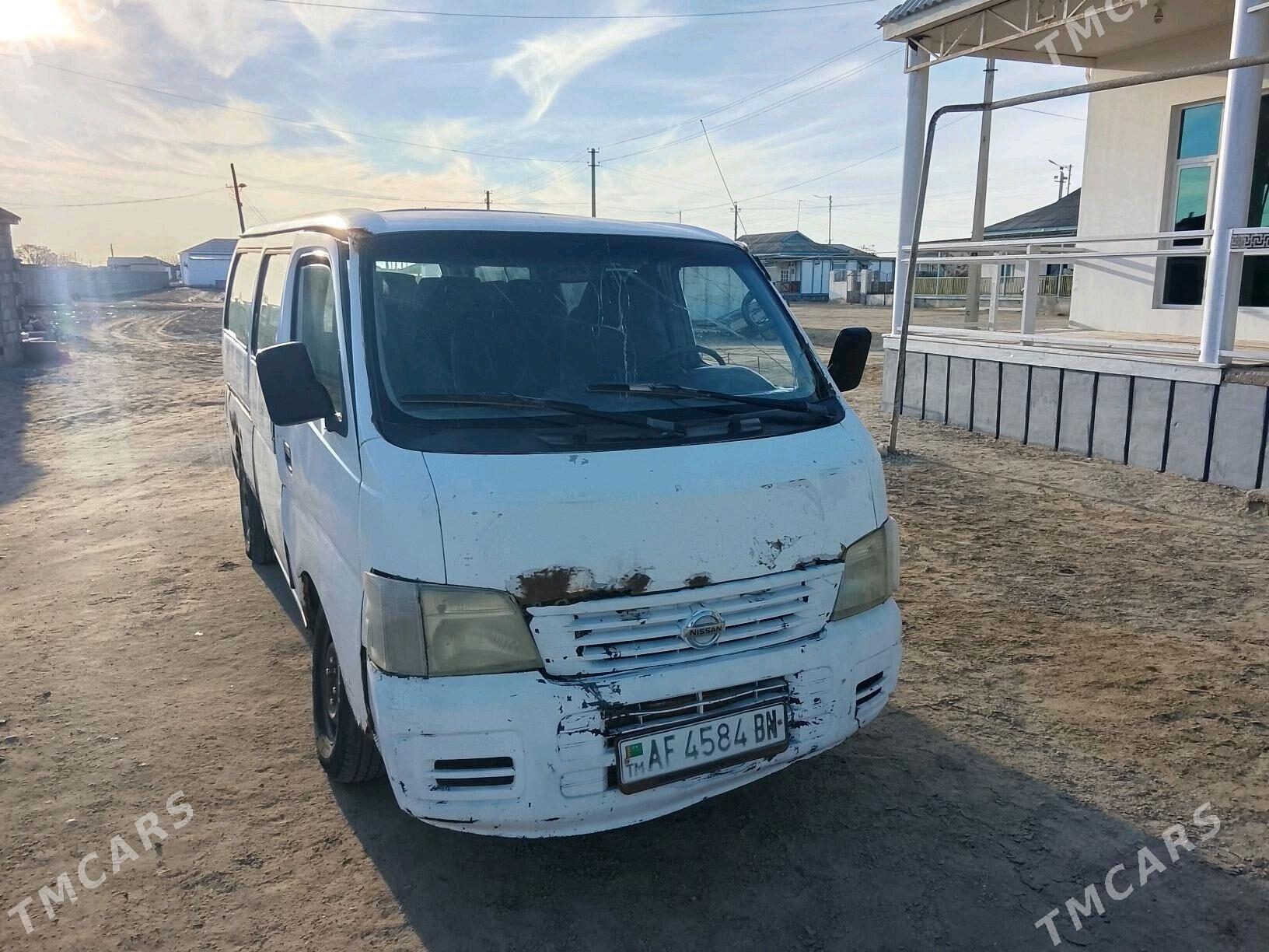 Nissan Urvan 2005 - 25 000 TMT - Эсенгулы - img 1