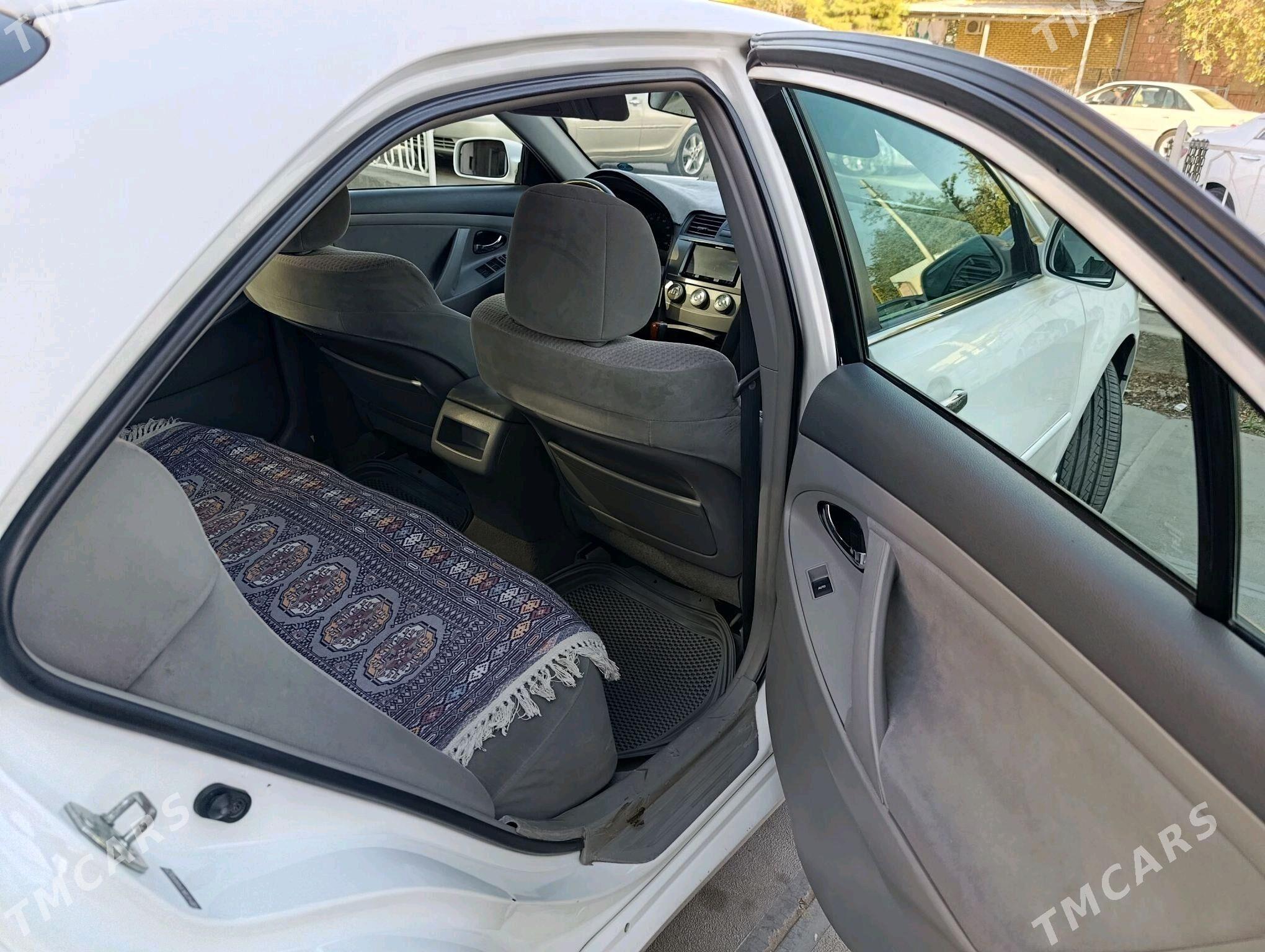 Toyota Camry 2010 - 240 000 TMT - Мары - img 2