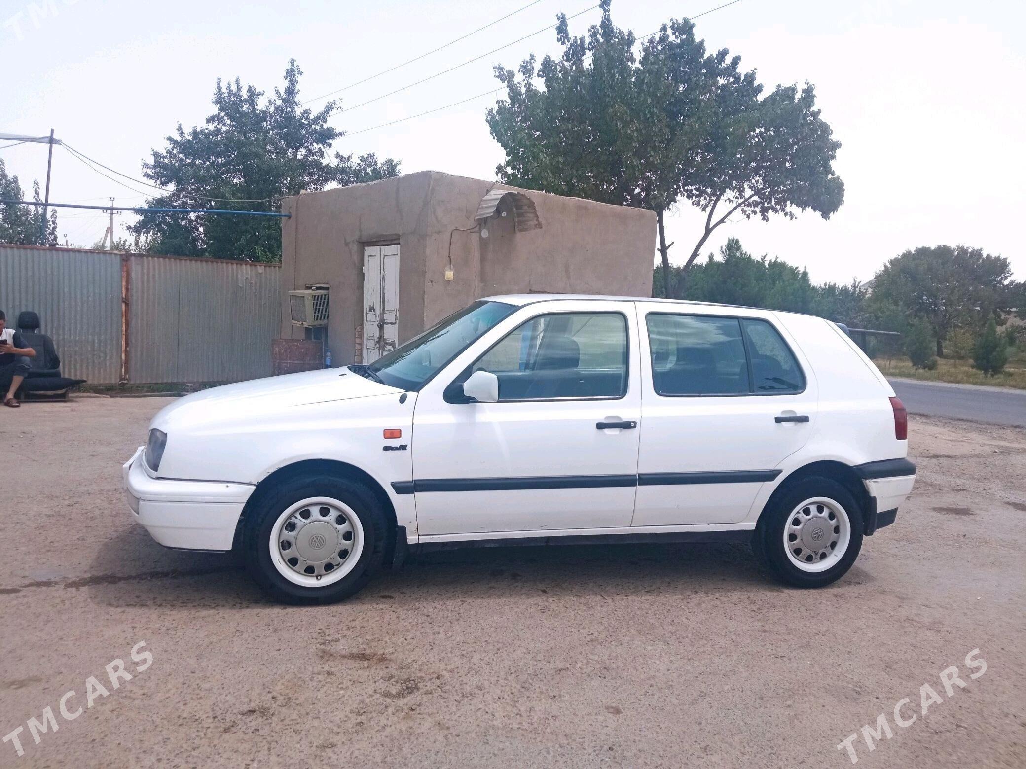 Volkswagen Golf 1994 - 20 000 TMT - Мары - img 1