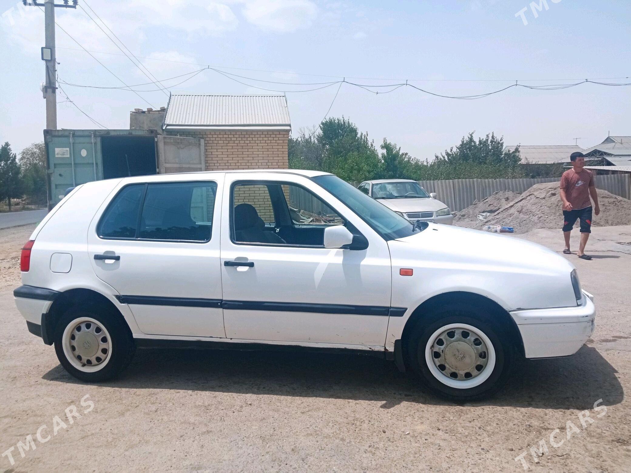 Volkswagen Golf 1994 - 20 000 TMT - Мары - img 2