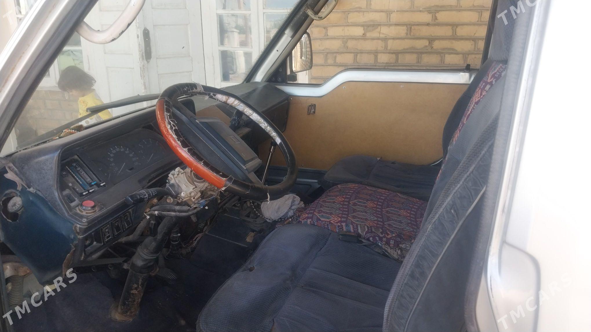 Toyota Hiace 1988 - 35 000 TMT - Mary - img 3