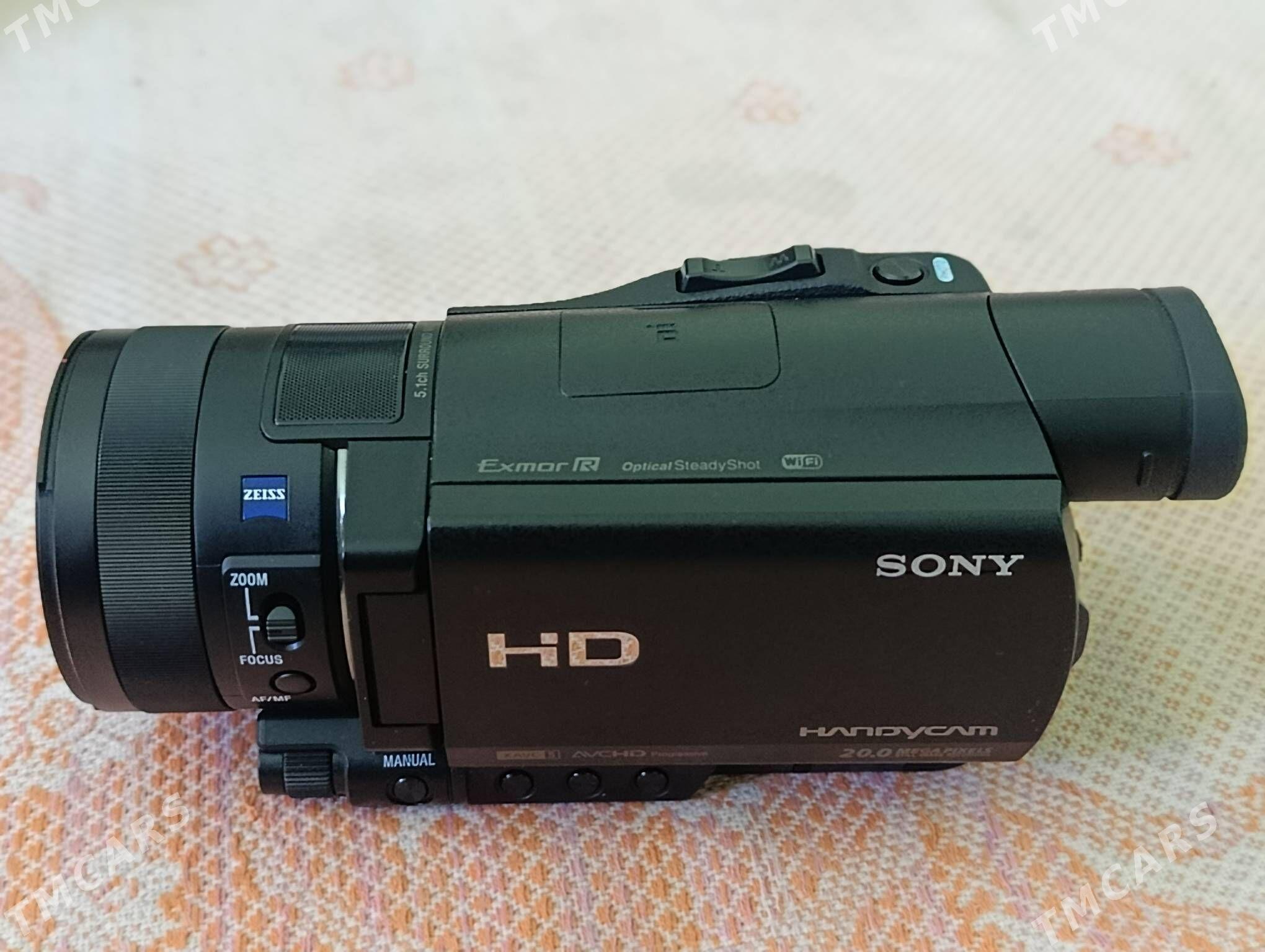 Sony CX 900 E - Mary - img 1
